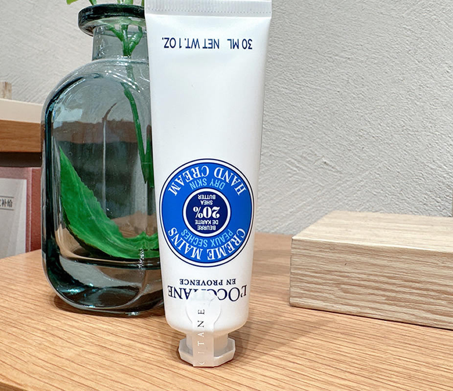 Crema de Manos L'Occitane con  - Luxury Skincare Brands reseña y precio